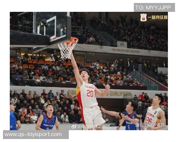 杨瀚森三分投篮瞬间引发全场屏息期待最终却只换来一声叹息