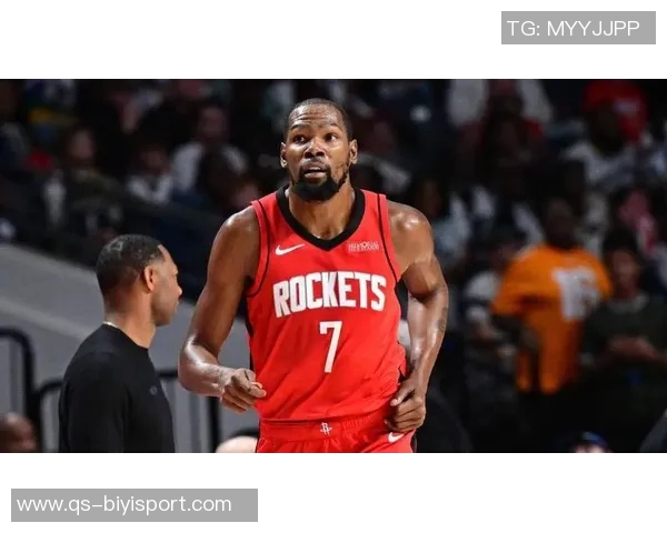 杜兰特透露侄子崇拜布克或因曾与他并肩作战