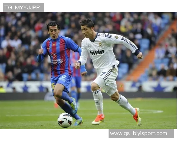 皇马与19岁右边锋马内克斯雷佐拉达成三年签约协议