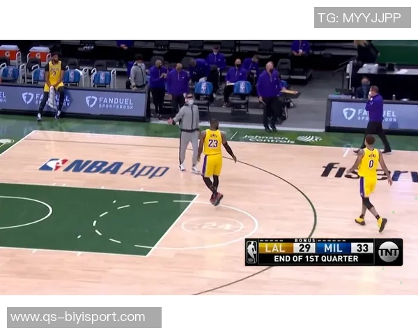 字母哥上半场表现平平仅得10分3板3助2断球队需更强支持